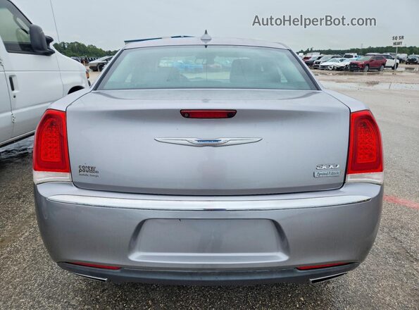 2C3CCAEG7JH194155 2018 CHRYSLER 300 Silver Вид салону спереду