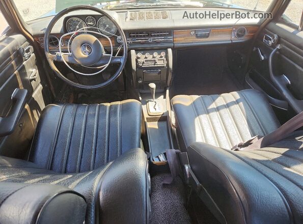 111401112004869 1971 MERCEDES-BENZ 250 Green Instrument cluster view