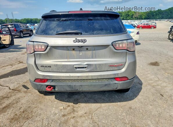 3C4NJDDBXLT195280 2020 JEEP COMPASS Серый Вид салона спереди