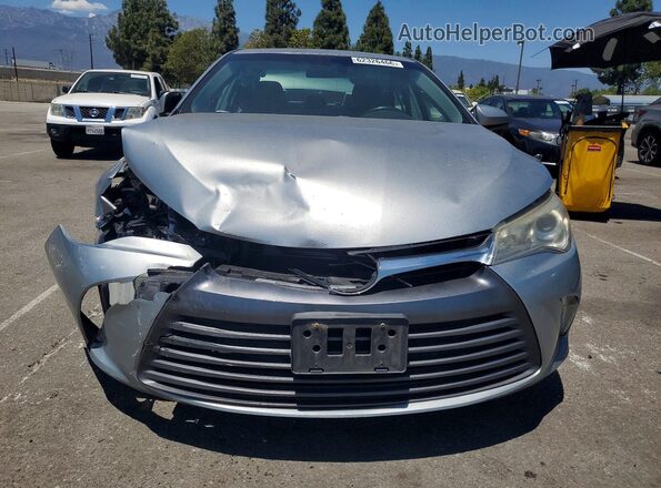 4T1BD1FK1HU213518 2017 TOYOTA CAMRY Серебряный Вид сзади