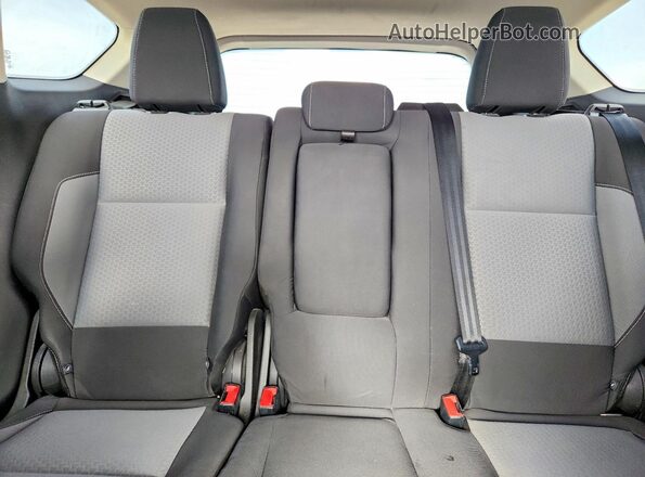 1FMCU0GD2JUB29289 2018 FORD ESCAPE Silver Rear interior view