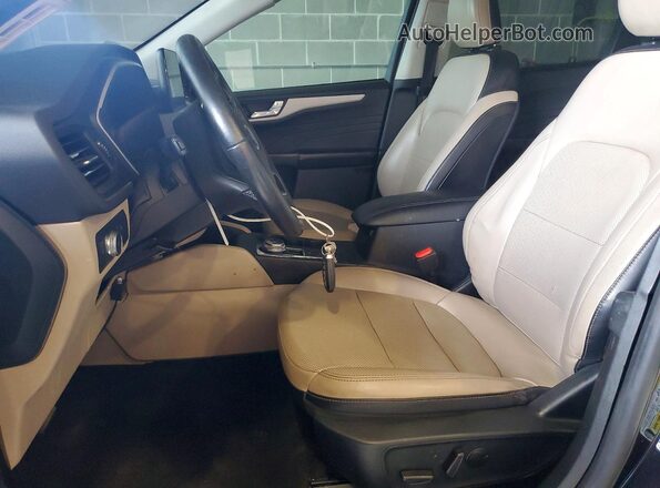 1FMCU0H61MUA56615 2021 FORD ESCAPE Черный Вид панели приборов