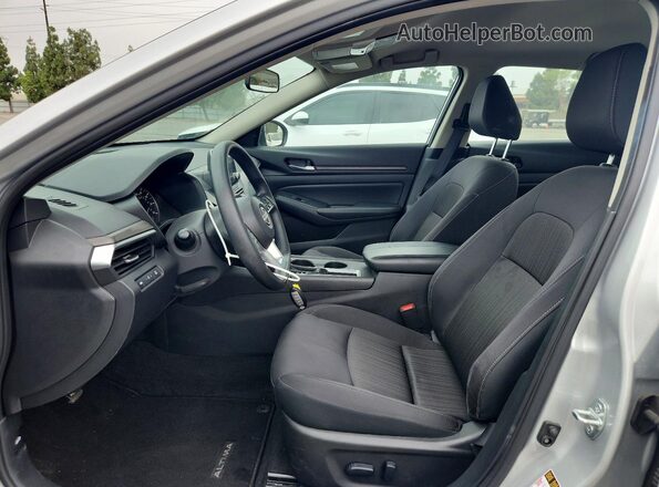 1N4BL4DV1SN378322 2025 NISSAN ALTIMA Silver Vista del salpicadero
