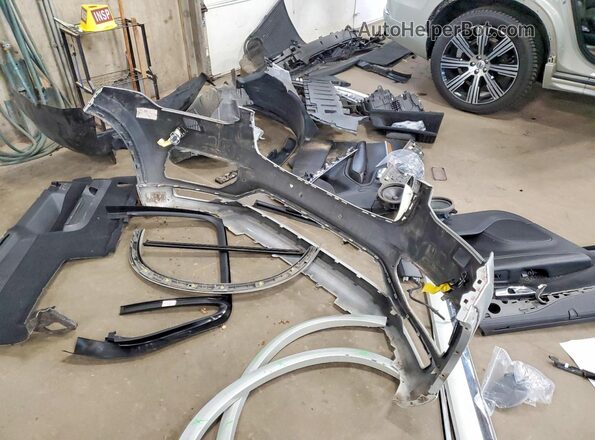 YV4A22PL7L1584127 2020 VOLVO XC90 Gray Widok wnętrza 360 stopni