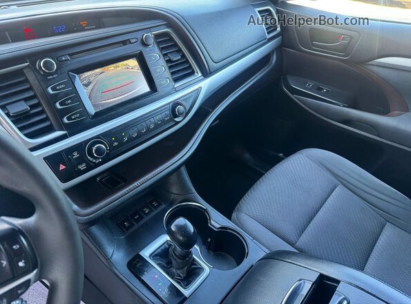 5TDBZRFH9JS843564 2018 TOYOTA HIGHLANDER Gray Vista interior trasera