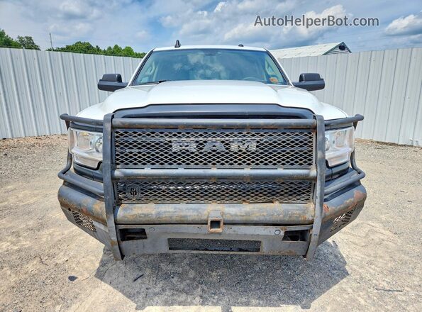 3C6UR5HJ6KG587585 2019 RAM 2500 White Vista trasera