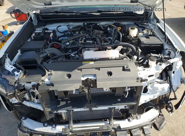 3TMLB5JN2SM140047 2025 TOYOTA TACOMA White ძრავის განყოფილების ხედი