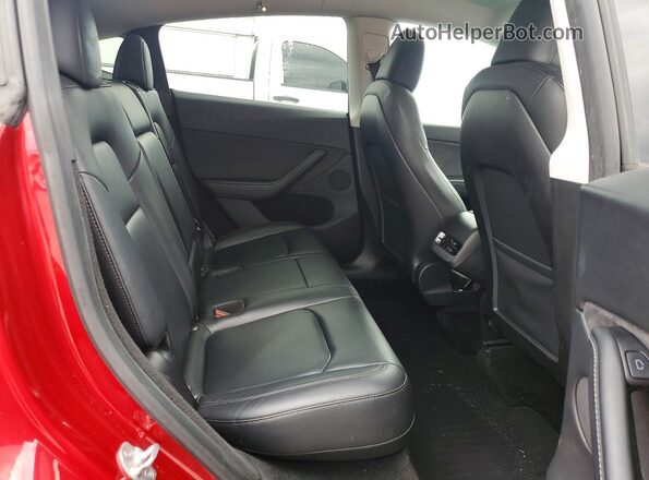 7SAYGDEE0RA233661 2024 TESLA MODEL Y Red Rear interior view