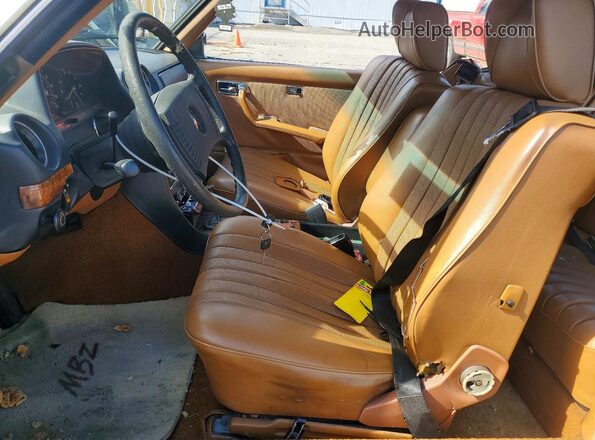 12315012003299 1979 MERCEDES-BENZ 300 Beige Вид салону спереду