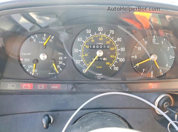 12315012003299 1979 MERCEDES-BENZ 300 Beige Вид щитка приладів