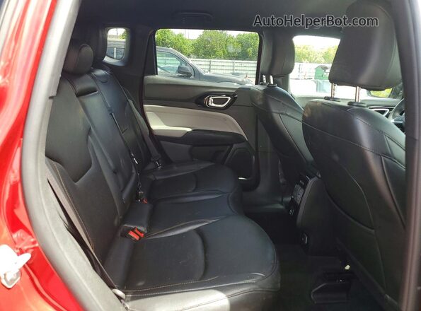 3C4NJDCN7RT138510 2024 JEEP COMPASS Red Vista del compartimento del motor