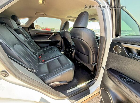 2T2BZMCA6HC056886 2017 LEXUS RX White Вид салону спереду