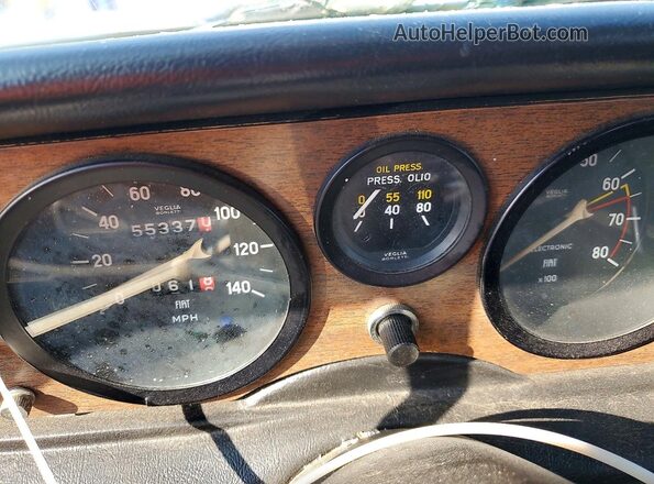 124CS10107319 1976 FIAT UK Бордовый Вид щитка приборов