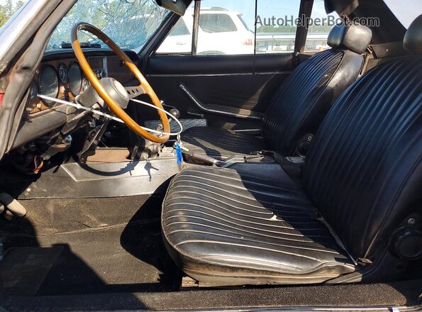 124CS10107319 1976 FIAT UK Бордовый Вид салона спереди