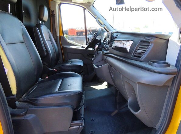 1FTBR1X82PKA73790 2023 FORD TRANSIT Yellow Front interior view