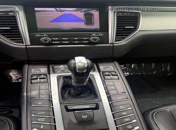 WP1AG2A51HLB56322 2017 PORSCHE MACAN Black Սալոնի 360 աստիճան տեսք