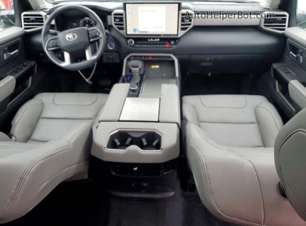 7SVAAABA4RX042694 2024 TOYOTA SEQUOIA Синий Вид щитка приборов