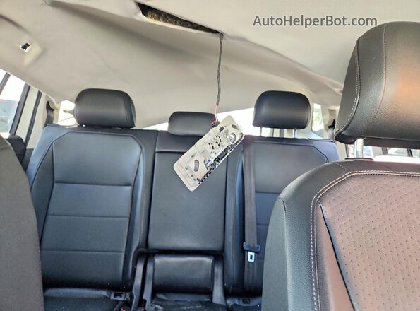 3VV3B7AX6LM040744 2020 VOLKSWAGEN TIGUAN White Вид задньої частини салону