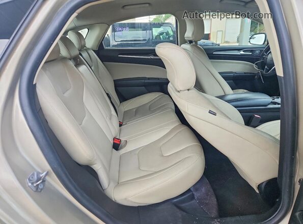3FA6P0D94JR262982 2018 FORD FUSION Tan Widok wnętrza z tyłu