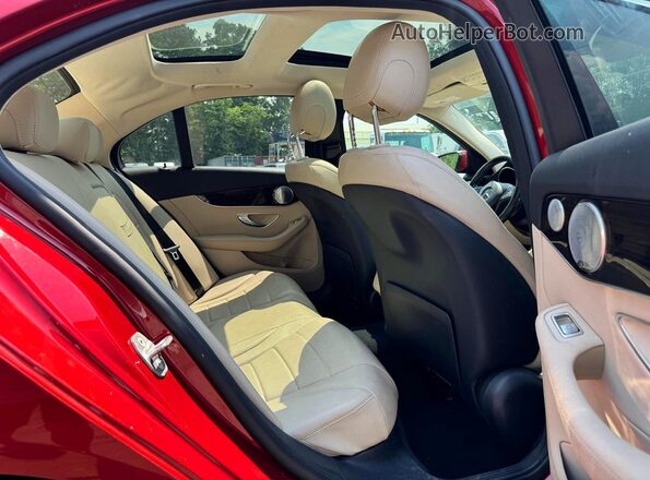 55SWF4KB7HU179485 2017 MERCEDES-BENZ C Red Vista del cuadro de instrumentos