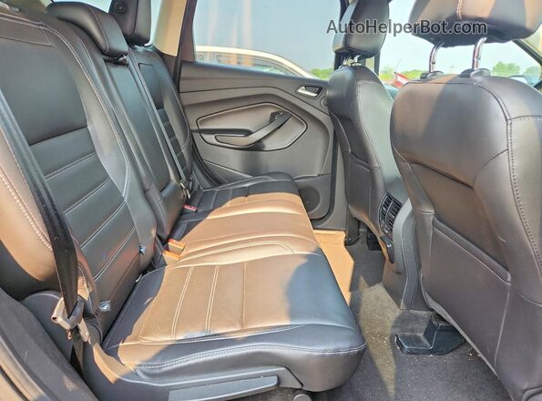 1FMCU9J99HUA02123 2017 FORD ESCAPE Gray Vista del compartimento del motor