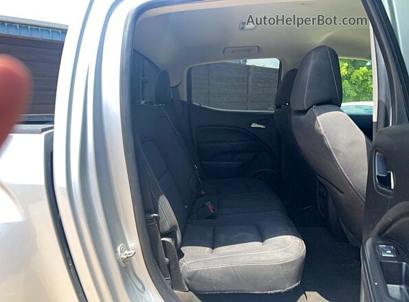 1GTG5CEN7J1221600 2018 GMC CANYON Silver Вид салону спереду