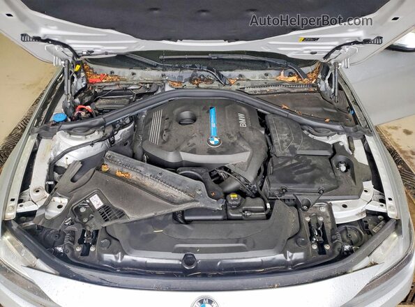 WBA8E1C50HK480443 2017 BMW 3 SERIES Silver Vista del compartimento del motor