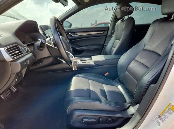 1HGCV1F31KA161963 2019 HONDA ACCORD Белый Вид панели приборов