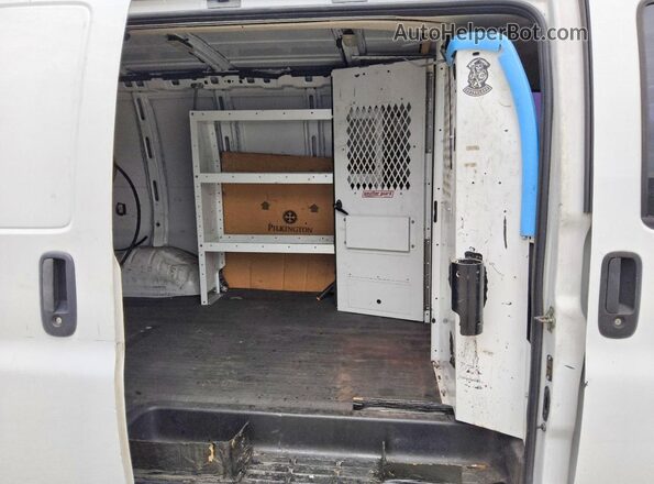1GCWGAFG2K1366166 2019 CHEVROLET EXPRESS White Engine compartment view