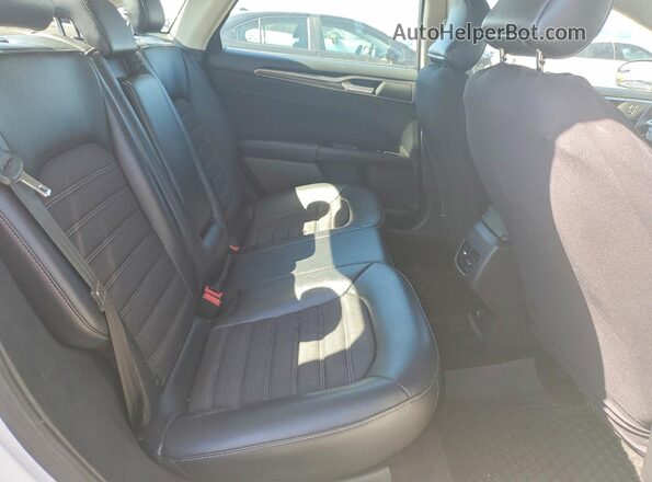 3FA6P0LUXHR300487 2017 FORD FUSION White Вид задньої частини салону