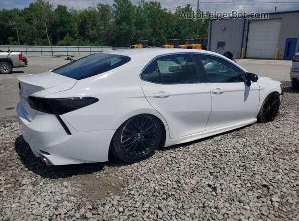 4T1B11HK4JU036992 2018 TOYOTA CAMRY White Front right