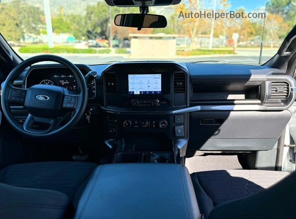 1FTEX1CP9PKF67631 2023 FORD F150 White Widok tylnych siedzeń