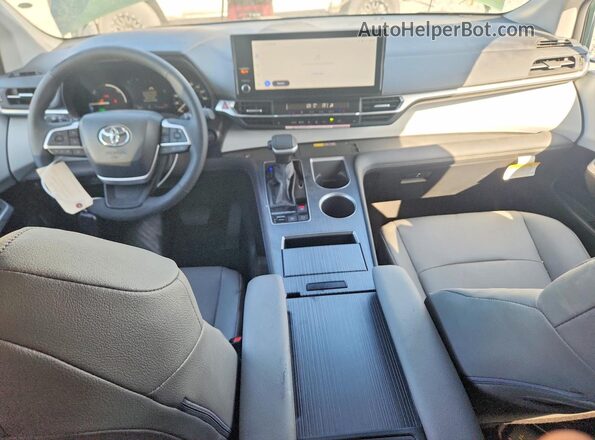 5TDYRKEC2TS300227 2026 TOYOTA SIENNA Green Instrument cluster view