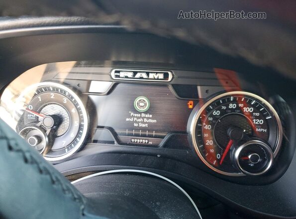 1C6RREBT7KN763535 2019 RAM 1500 Gray Widok tylnych siedzeń