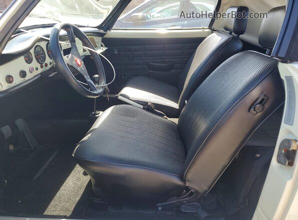 1402863664 1970 VOLKSWAGEN KARMANGHIA Бежевый Вид салона спереди