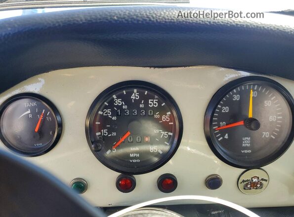 1402863664 1970 VOLKSWAGEN KARMANGHIA Бежевый Вид щитка приборов