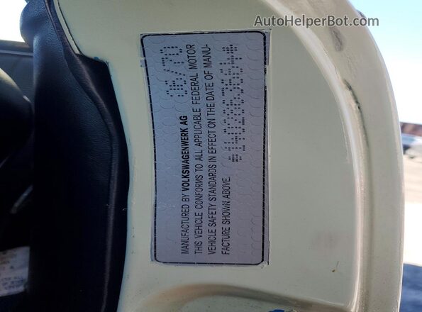 1402863664 1970 VOLKSWAGEN KARMANGHIA Бежевый Вид подкапотного пространства