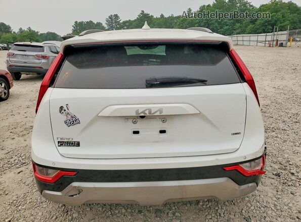 KNDCR3LE1P5044324 2023 KIA NIRO Белый Вид салона спереди