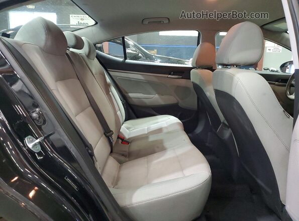 5NPD84LF0HH074924 2017 HYUNDAI ELANTRA Black Rear interior view