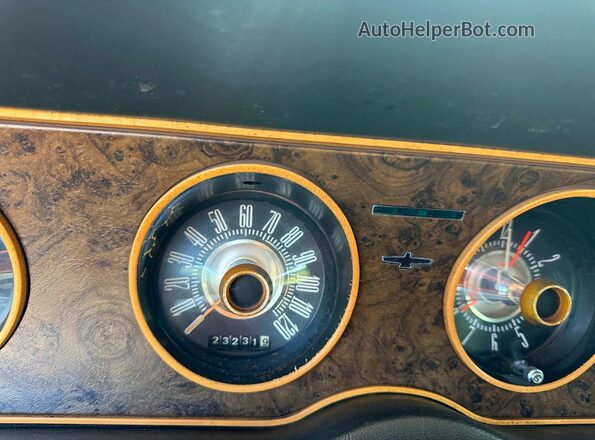 8J83N107886 1968 FORD THUNDERBIRD White Instrument cluster view