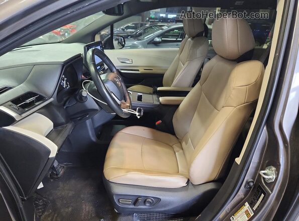 5TDYSKFC7RS114503 2024 TOYOTA SIENNA Gray Widok deski rozdzielczej
