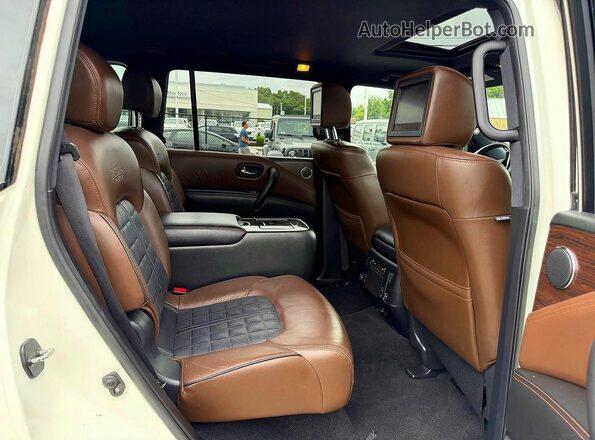 JN8AY2NE0J9734362 2018 NISSAN ARMADA Белый Вид салона спереди