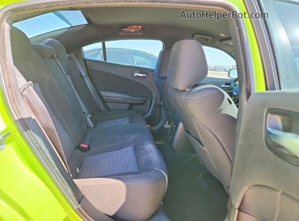 2C3CDXBG1PH508301 2023 DODGE CHARGER Green Вид задньої частини салону