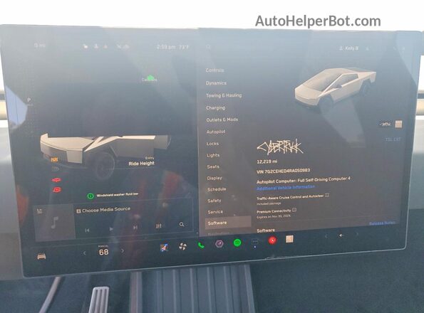 7G2CEHED4RA050983 2024 TESLA CYBERTRUCK Silver Widok tylnych siedzeń