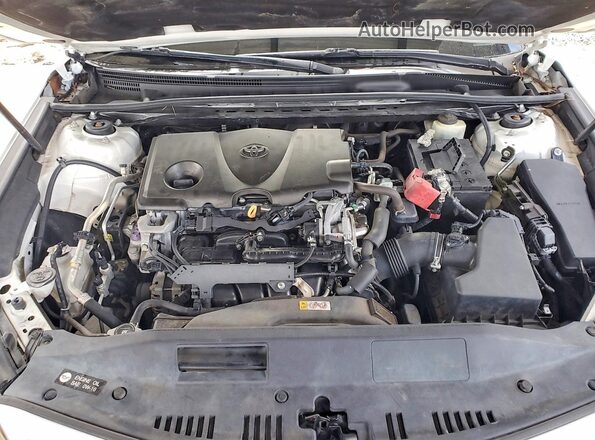 4T1B11HK2JU085785 2018 TOYOTA CAMRY White Engine compartment view