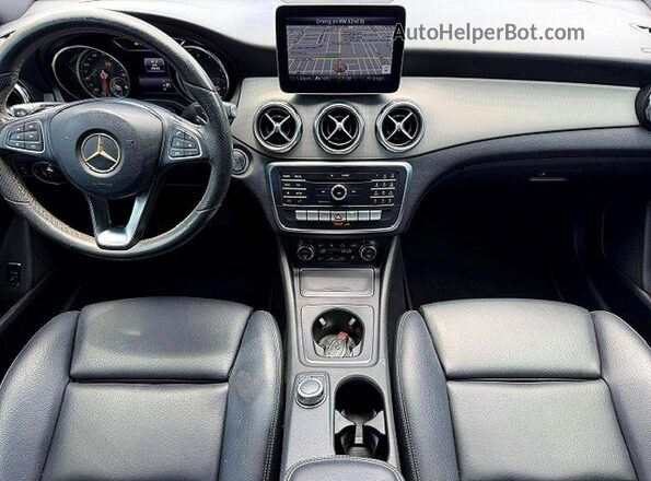 WDCTG4EB7JJ530353 2018 MERCEDES-BENZ GLA-CLASS Black Widok zestawu wskaźników