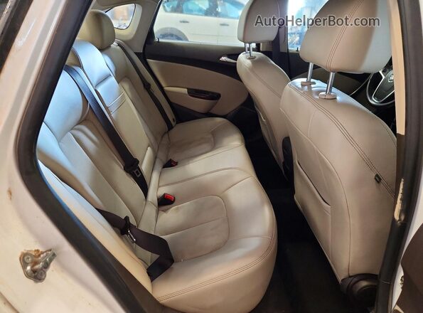 1G4PP5SK4G4115821 2016 BUICK VERANO White უკანა სალონის ხედი
