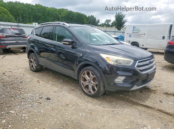 1FMCU9J93HUE87066 2017 FORD ESCAPE Black Widok z przodu