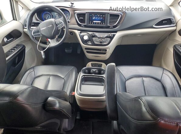 2C4RC1DG7LR182365 2020 CHRYSLER VOYAGER Silver Vista del cuadro de instrumentos