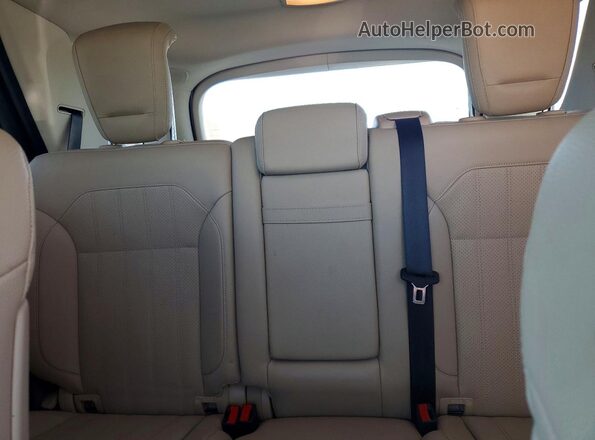 4JGDA5JB8JB071699 2018 MERCEDES-BENZ GLE-CLASS White Rear interior view